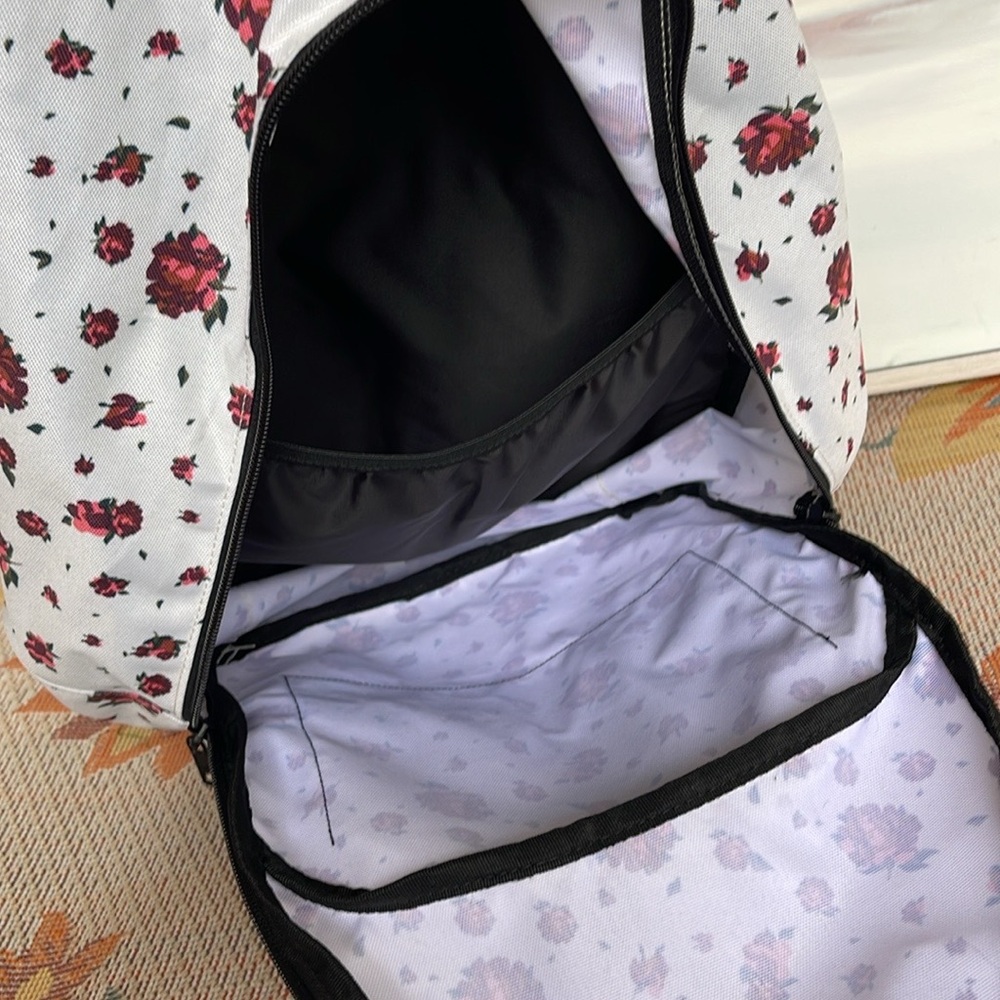 VANS Ranger 2 Prints Roses White Women's Backpack VN0A7UFM3KS
NWT - Picture 10 of 16